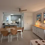 Apartman Comfortable Spacious Flat Near Station