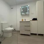 Apartman Comfortable Spacious Flat Near Station