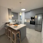 Comfortable Spacious Flat Near Station Apartman