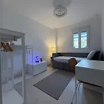 Apartman Comfortable Spacious Flat Near Station *