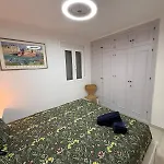 Apartman Comfortable Spacious Flat Near Station *