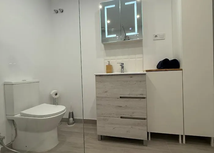 Apartmán Comfortable Spacious Flat Near Station