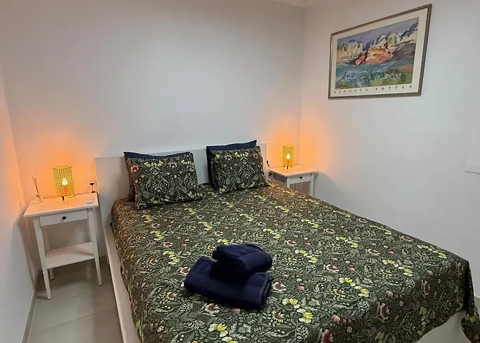 Apartmán Comfortable Spacious Flat Near Station