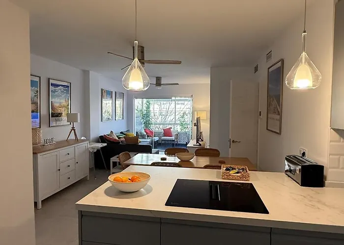 Comfortable Spacious Flat Near Station Apartmán *