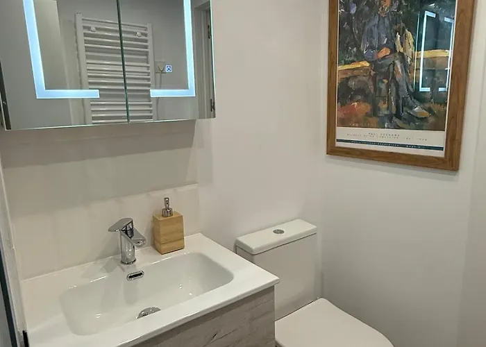 Apartmán Comfortable Spacious Flat Near Station *